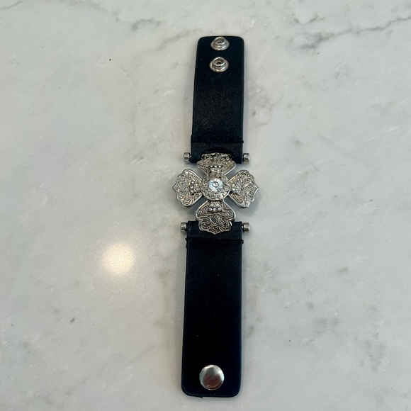 Unique Black Leather Bracelet - Picture 3 of 5